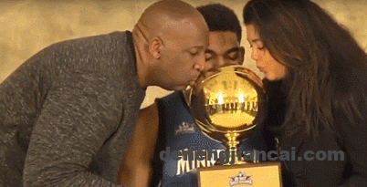 唐斯的妈妈，一定会感到骄傲的